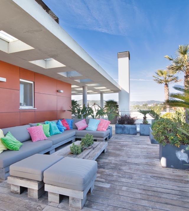Resa Estates Ibiza te koop penthouse Marina botafoch for sale Ibiza terrace lounge 5.jpeg